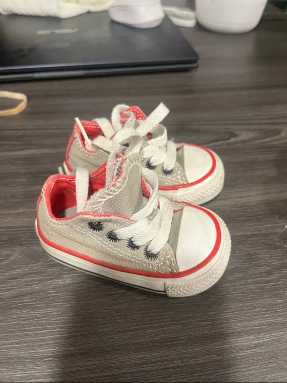 Converse Kids Canvas Sneakers in Beige with Red Trim